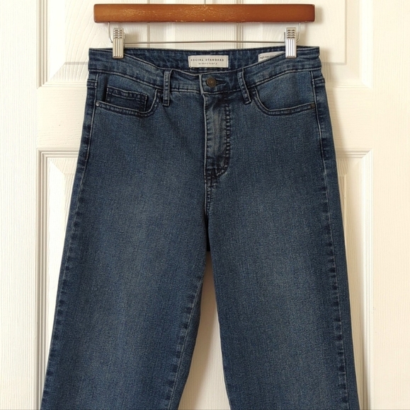 Social Standard by Sanctuary Dark Wash High Rise Cropped Straight Leg Jeans 6 - Picture 2 of 16